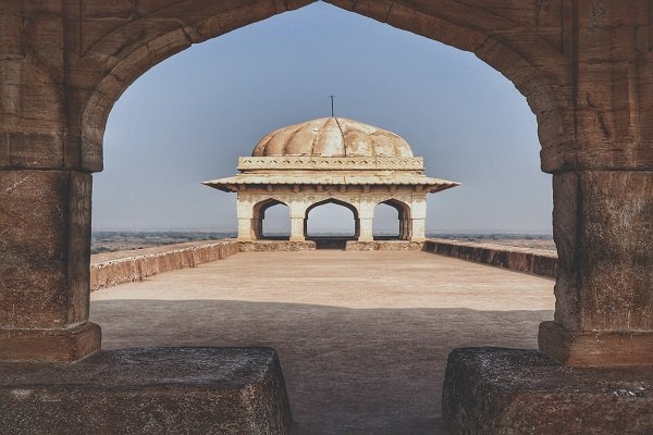 Taxi service in Indore, outstation cab in Indore